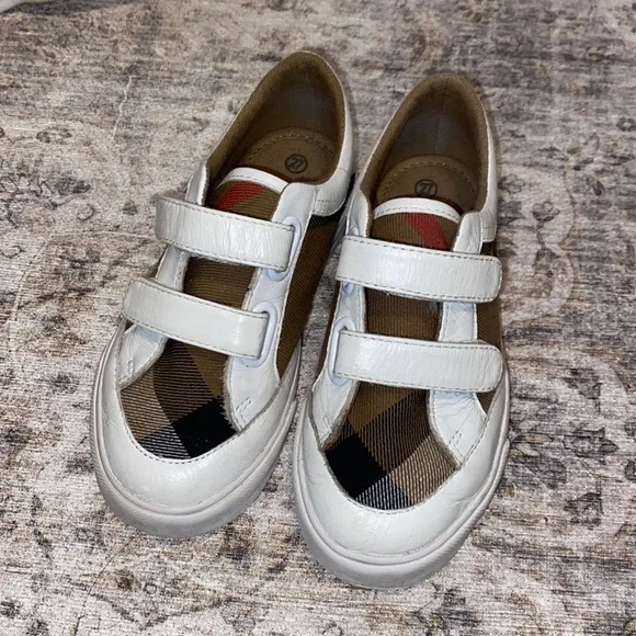 Burberry sneakers best sale kids silver